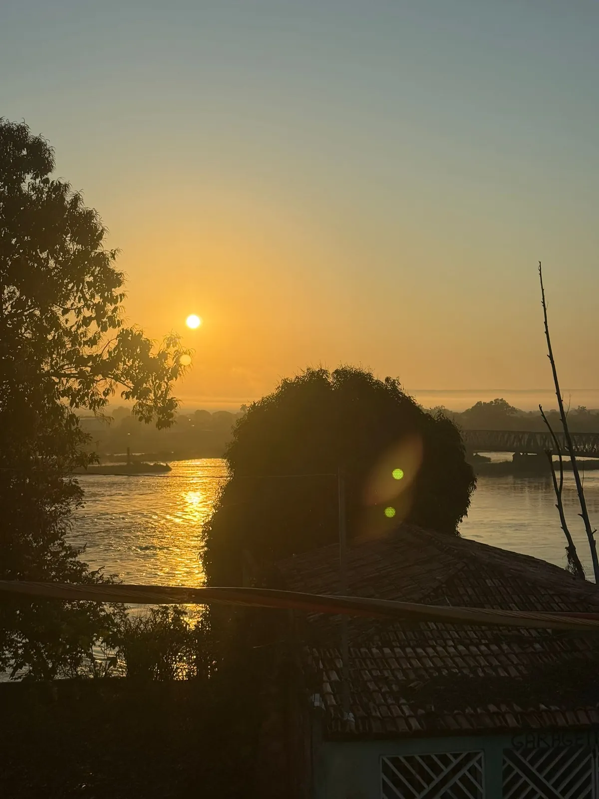 Sol nascendo sobre o Rio São Francisco